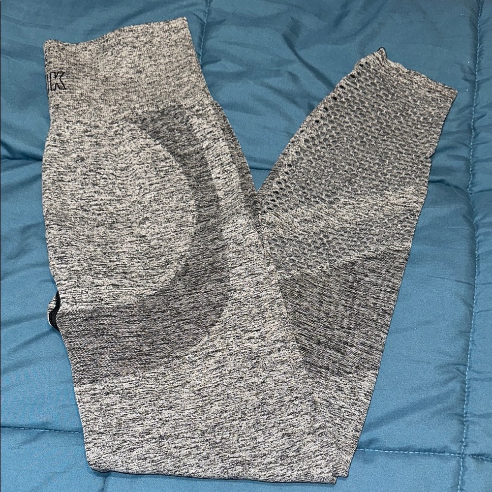 Victoria’ Secret Pink Gray Knit Leggings